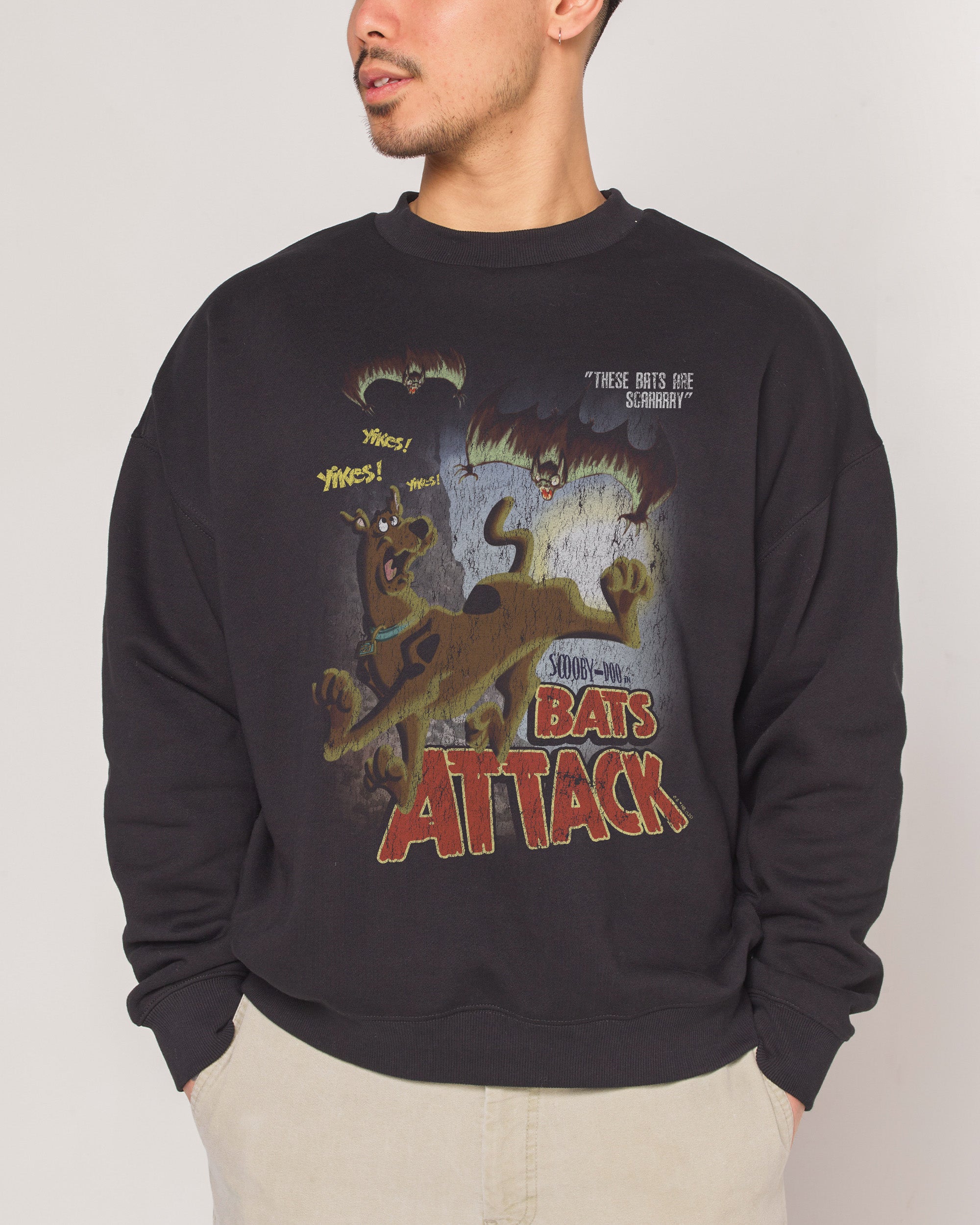 Scooby-Doo Bats Attack Unisex Sweatshirt - Premium 340gsm Cotton-Polyester Graphic